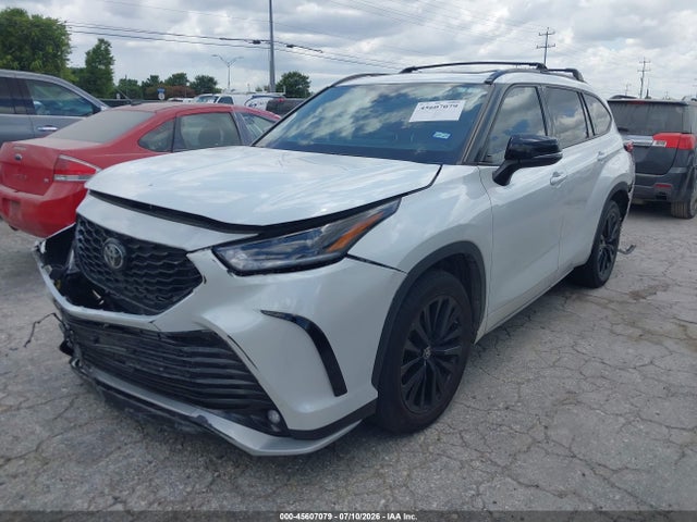 Toyota Highlander Xse 2023 5TDKDRBH4PS021008 Image 2
