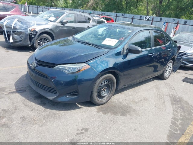 Toyota COROLLA LE 2018 2T1BURHE2JC978511 Image 2