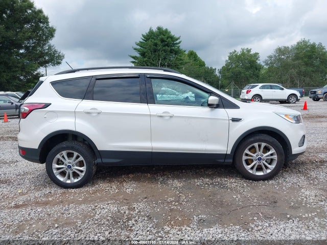 1FMCU0HD5JUA01952 Ford ESCAPE SEL