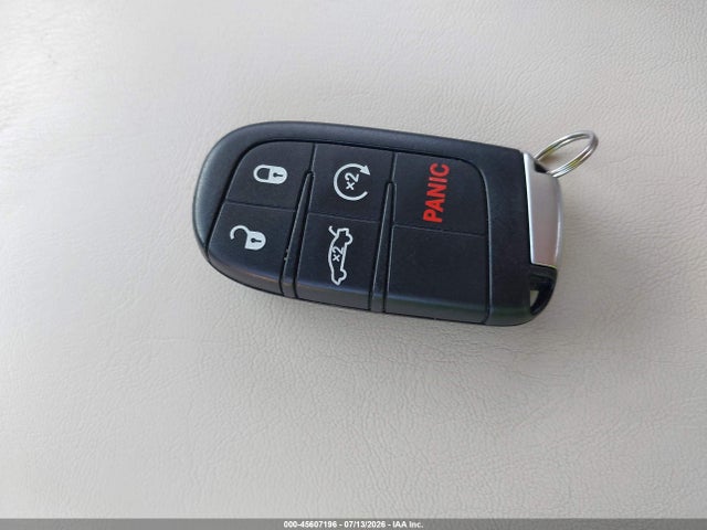 45607196 :رقم المزاد ، 2C3CCAKG5JH160185 vin ، 2018 Chrysler 300 Limited Awd مزاد بيع