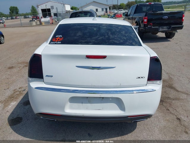 45607196 :رقم المزاد ، 2C3CCAKG5JH160185 vin ، 2018 Chrysler 300 Limited Awd مزاد بيع