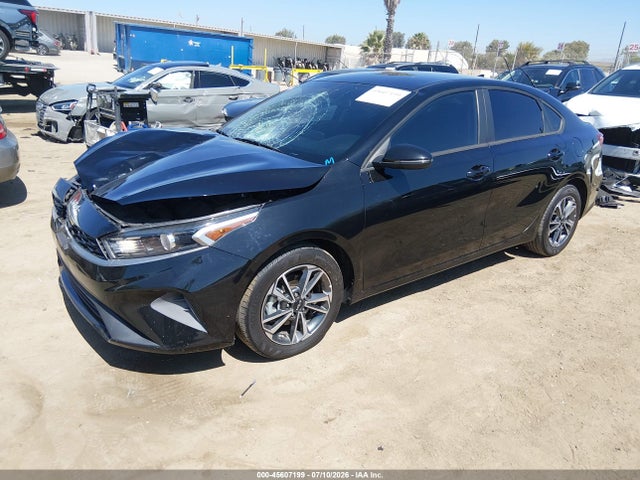 KIA Forte Lxs 2023 3KPF24AD4PE558447 Image 2