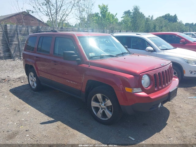 Jeep Patriot Latitude 2014 1C4NJRFB2ED713952 головне зображення