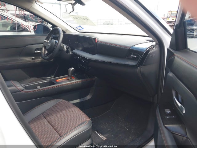 2026 Nissan Kicks Sr მანქანა იყიდება აუქციონზე, vin: 3N8AP6DC1TL329907, აუქციონის ნომერი: 45607342