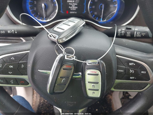 45607394 :رقم المزاد ، 2C4RC1CG1HR522005 vin ، 2017 Chrysler Pacifica Lx مزاد بيع