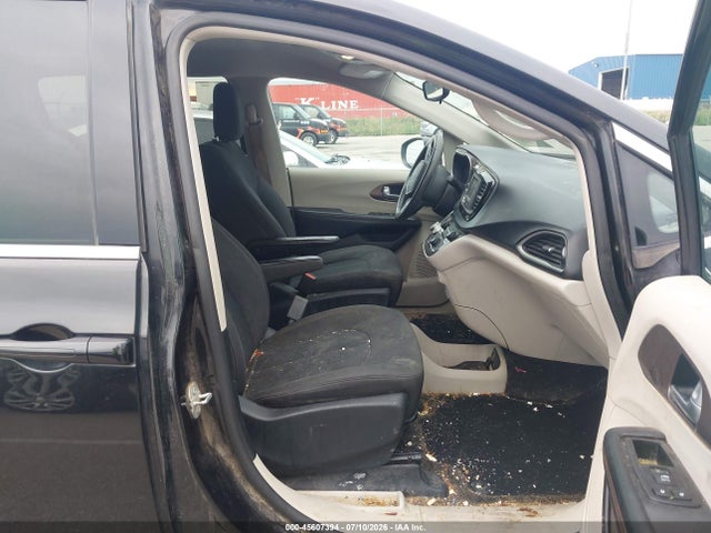 45607394 :رقم المزاد ، 2C4RC1CG1HR522005 vin ، 2017 Chrysler Pacifica Lx مزاد بيع
