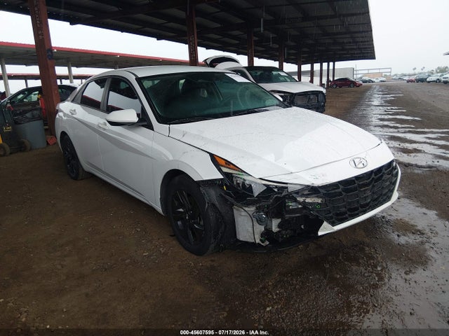 5NPLM4AG2MH002457 Hyundai ELANTRA SEL