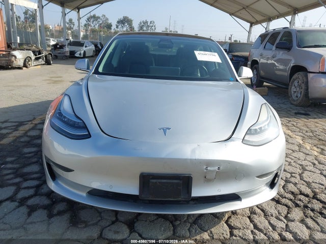 Tesla Model 3 Long Range/mid Range 2018 5YJ3E1EAXJF044015 Image 12