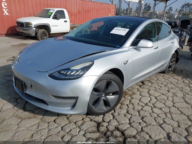 Tesla Model 3 Long Range/mid Range 2018 5YJ3E1EAXJF044015 Image 2