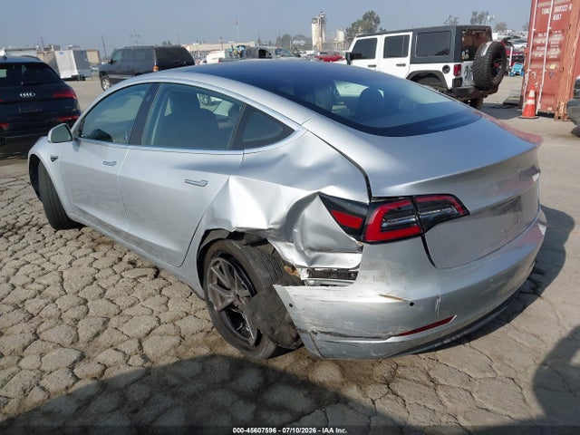 Tesla Model 3 Long Range/mid Range 2018 5YJ3E1EAXJF044015 Image 3