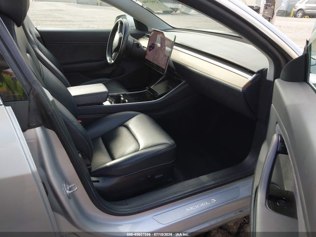Tesla Model 3 Long Range/mid Range 2018 5YJ3E1EAXJF044015 Image 5