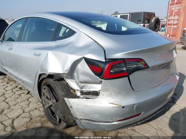 Tesla Model 3 Long Range/mid Range 2018 5YJ3E1EAXJF044015 Image 6