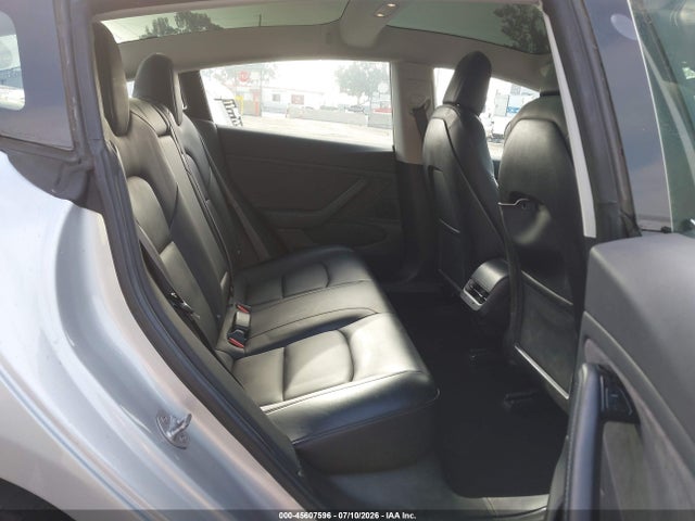 Tesla Model 3 Long Range/mid Range 2018 5YJ3E1EAXJF044015 Image 8