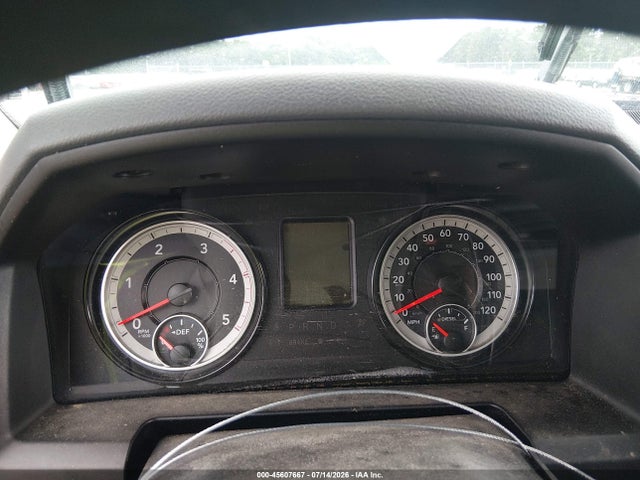 45607667 :رقم المزاد ، 3C6UR5CL4JG160607 vin ، 2018 Ram 2500 Tradesman  4x4 6'4 Box مزاد بيع