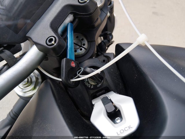 Ducati Monster 821 2021 ZDMMACLS9MB008626 Image 11