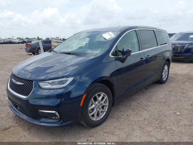 Chrysler Pacifica Touring L 2023 2C4RC1BG2PR627989 Image 2