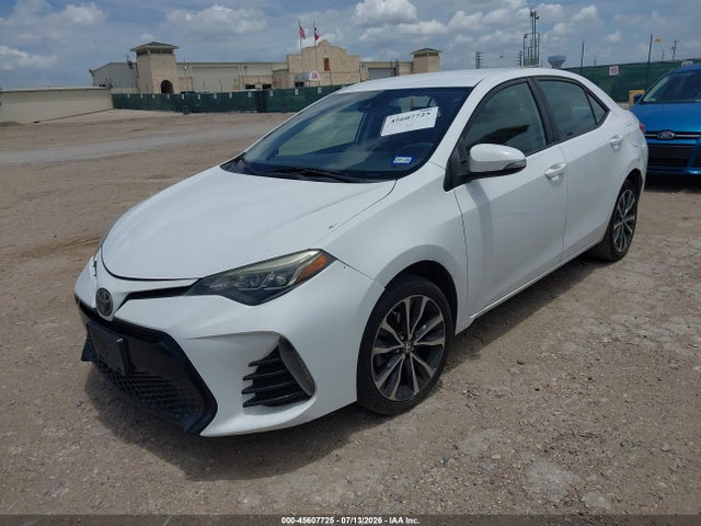 Toyota COROLLA SE 2017 5YFBURHE2HP672063 Image 2