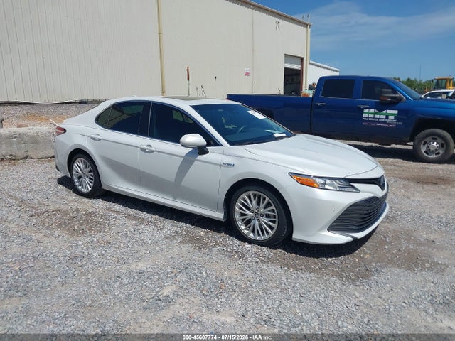 2018 Toyota Camry Hybrid Xle მანქანა იყიდება აუქციონზე, vin: 4T1B21HK9JU001829, აუქციონის ნომერი: 45607774