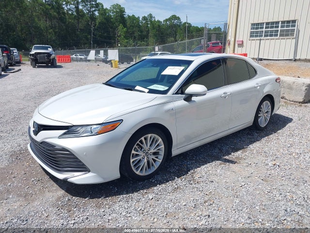 2018 Toyota Camry Hybrid Xle მანქანა იყიდება აუქციონზე, vin: 4T1B21HK9JU001829, აუქციონის ნომერი: 45607774