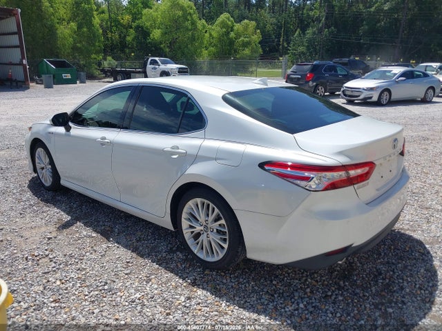 2018 Toyota Camry Hybrid Xle მანქანა იყიდება აუქციონზე, vin: 4T1B21HK9JU001829, აუქციონის ნომერი: 45607774