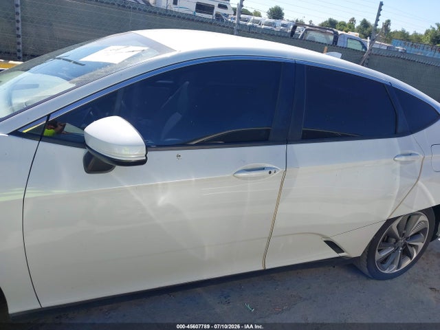 JHMZC5F15JC023896 Honda CLARITY PLUG-IN HYBRID