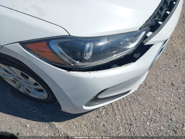45607794 :رقم المزاد ، 5NPD74LF8HH200417 vin ، 2017 Hyundai Elantra Se مزاد بيع