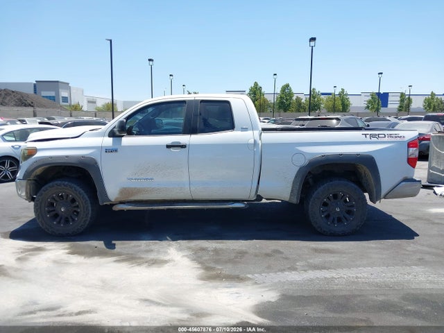 5TFRY5F13EX156769 Toyota Tundra Sr5 5.7l V8