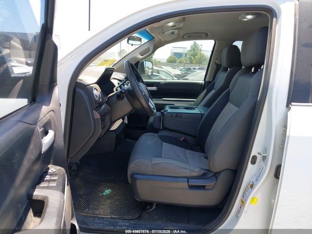 5TFRY5F13EX156769 Toyota Tundra Sr5 5.7l V8