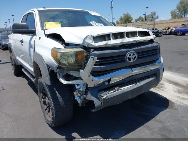 5TFRY5F13EX156769 Toyota Tundra Sr5 5.7l V8