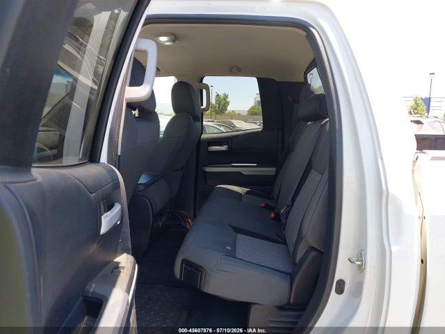 5TFRY5F13EX156769 Toyota Tundra Sr5 5.7l V8