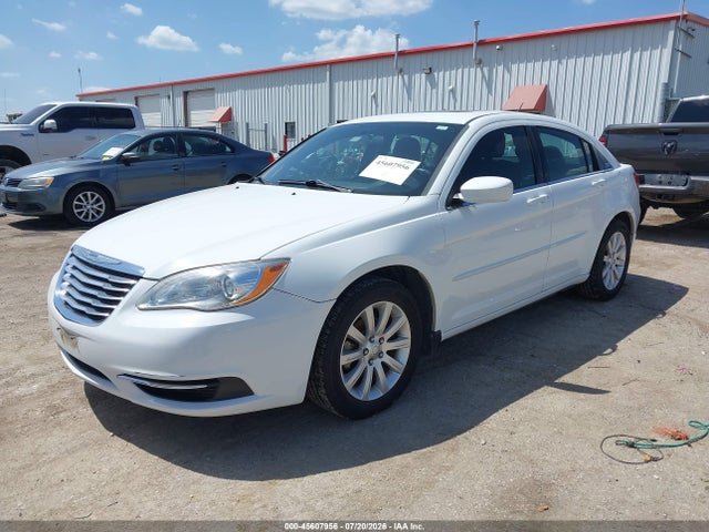 2011 Chrysler 200 Touring მანქანა იყიდება აუქციონზე, vin: 1C3BC1FGXBN553193, აუქციონის ნომერი: 45607956