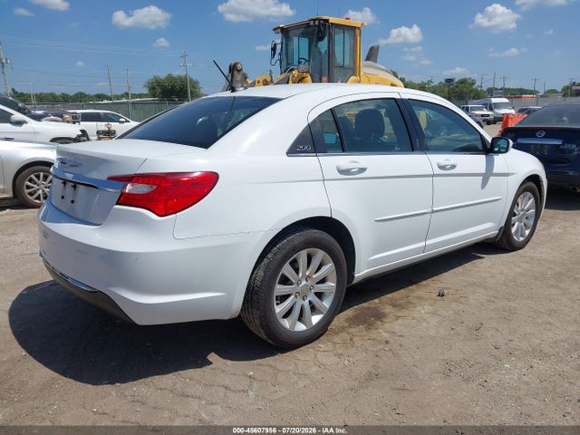 2011 Chrysler 200 Touring მანქანა იყიდება აუქციონზე, vin: 1C3BC1FGXBN553193, აუქციონის ნომერი: 45607956