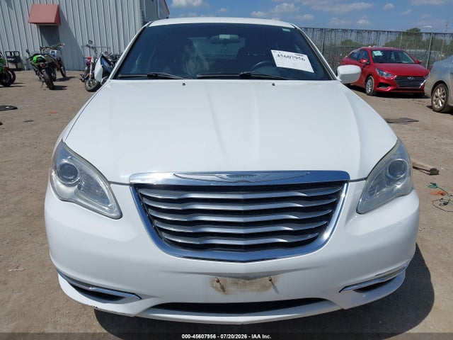 2011 Chrysler 200 Touring მანქანა იყიდება აუქციონზე, vin: 1C3BC1FGXBN553193, აუქციონის ნომერი: 45607956