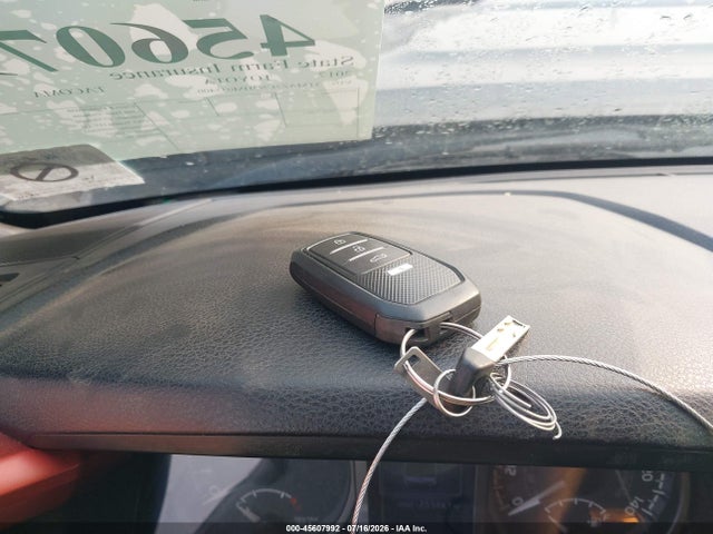 Продажа на аукционе авто 2017 Toyota Tacoma Trd Sport, vin: 3TMAZ5CN3HM035400, номер лота: 45607992