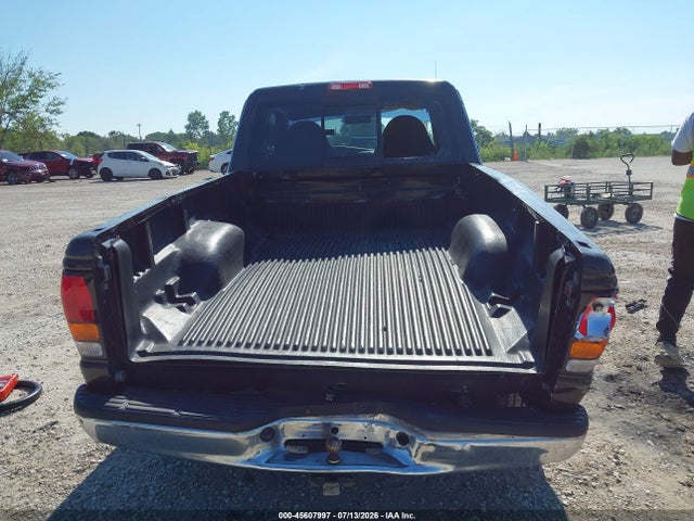 2001 Mazda B3000 Ds/se მანქანა იყიდება აუქციონზე, vin: 4F4YR16U11TM01735, აუქციონის ნომერი: 45607997
