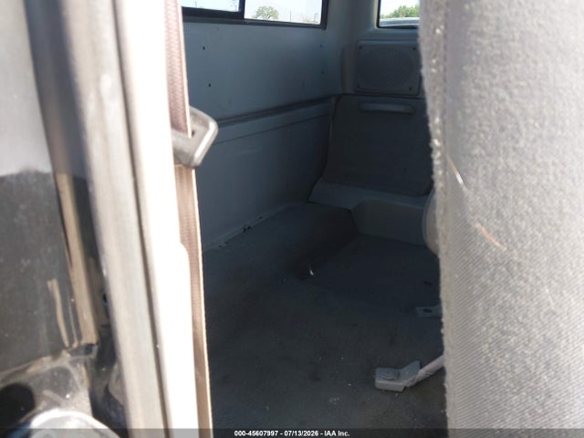 2001 Mazda B3000 Ds/se მანქანა იყიდება აუქციონზე, vin: 4F4YR16U11TM01735, აუქციონის ნომერი: 45607997