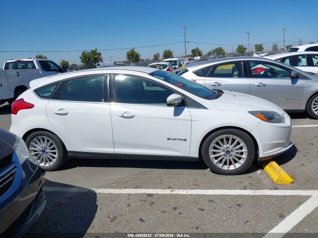 Ford FOCUS ELECTRIC 2018 1FADP3R49JL296131 Image 14