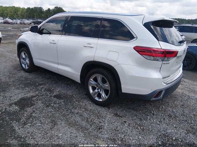 Toyota Highlander Limited 2017 5TDYZRFH2HS214796 Image 3