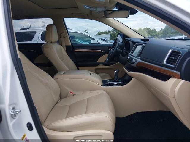 Toyota Highlander Limited 2017 5TDYZRFH2HS214796 Image 5