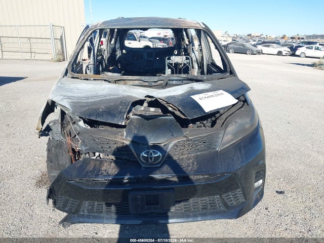 5TDXZ3DC3LS056106 Toyota SIENNA SE