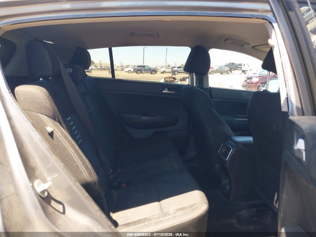 KNDPM3AC4J7423864 KIA Sportage Lx