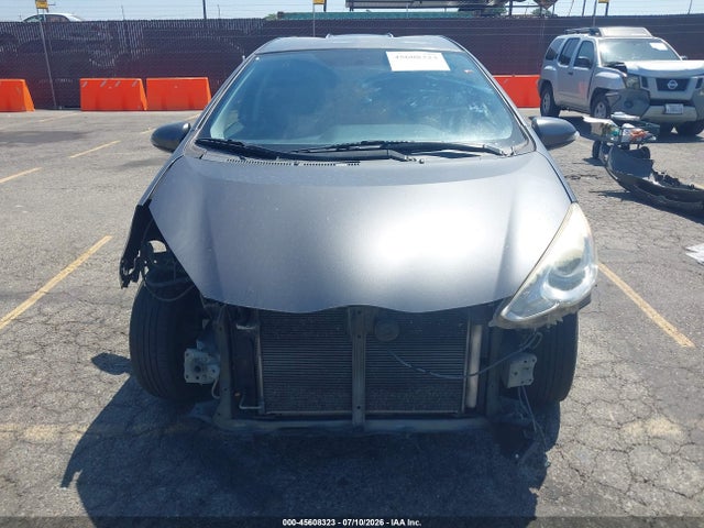 Toyota Prius C Two 2015 JTDKDTB35F1108493 Image 13