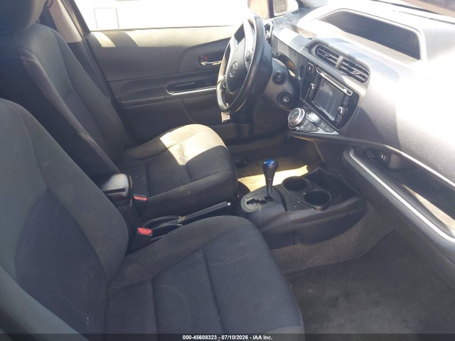 Toyota Prius C Two 2015 JTDKDTB35F1108493 Image 5