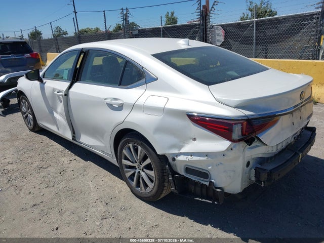 Lexus ES 300H 2021 58ACA1C13MU003580 Image 3