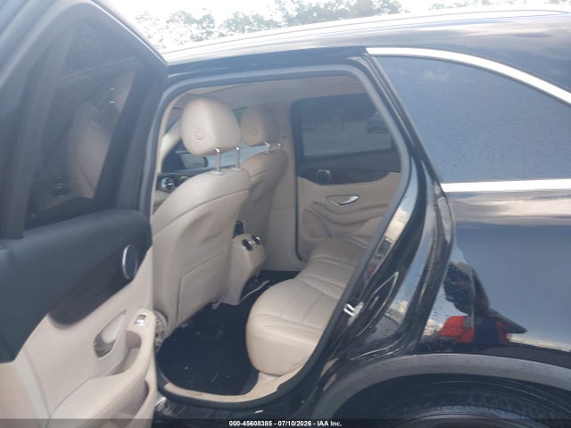 WDC0G4JBXJV037249 Mercedes-Benz GLC 300