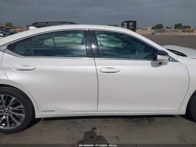 Lexus ES 300H 2019 58AB21B10KU004290 Image 13