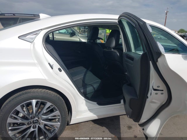 Lexus ES 300H 2019 58AB21B10KU004290 Image 8