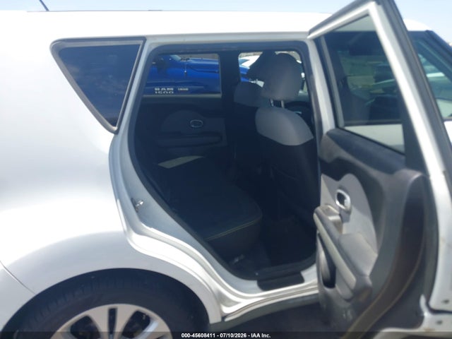 KNDJP3A58E7746089 KIA SOUL +