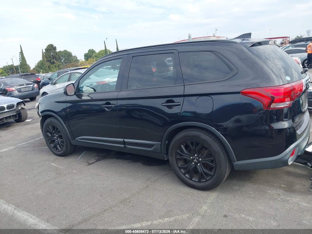 45608472 :رقم المزاد ، JA4AD3A3XJZ050138 vin ، 2018 Mitsubishi Outlander Le مزاد بيع