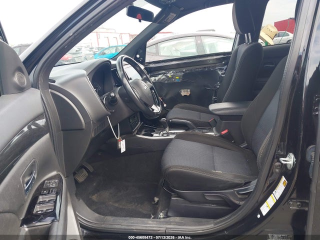 45608472 :رقم المزاد ، JA4AD3A3XJZ050138 vin ، 2018 Mitsubishi Outlander Le مزاد بيع